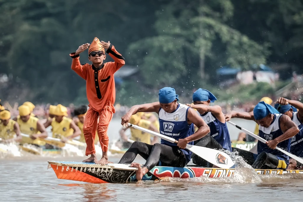 Apa itu Pacu Jalur? Tradisi Unik dan Festival Air di Riau