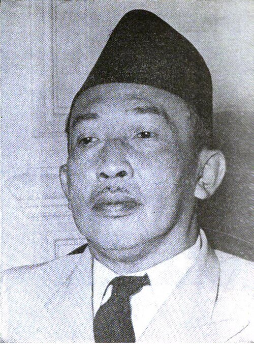 Biografi Iwa Koesoemasoemantri, Pahlawan Pejuang Indonesia Iwa Koesoemasoemantri